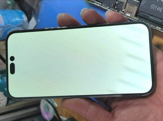 iPhone 14 Pro Max lỗi màn hình xanh iPhone 14 Pro Max lỗi màn hình xanh